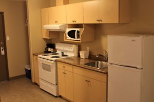 STANDARD 2 QUEEN W/ KITCHENETTE - Single Room with 2 Queen Beds & Kitchenette (on LaCreteInn&Suites.ca)