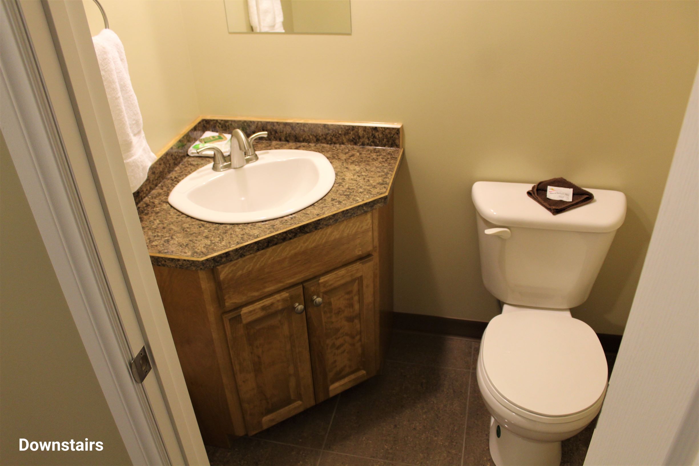EXECUTIVE SUITE - Single Room with 1 Queen Bed (on LaCreteInn&Suites.ca)