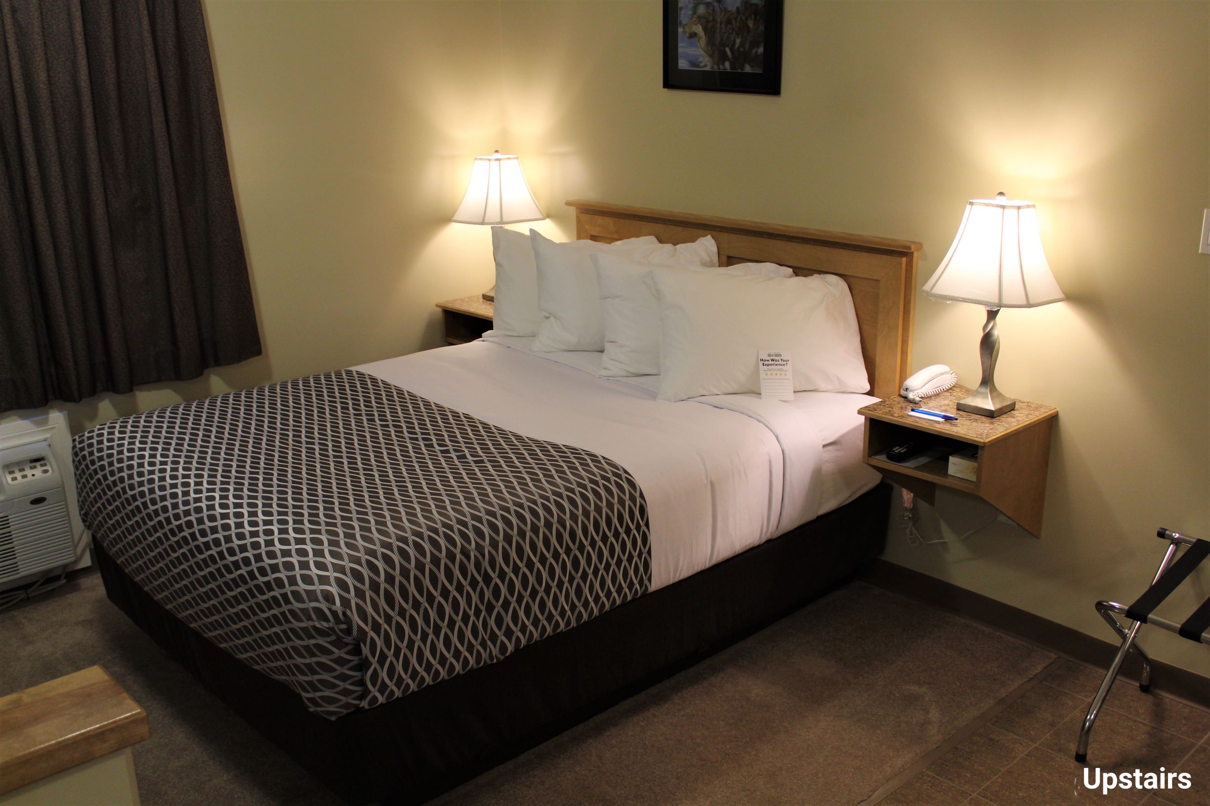 EXECUTIVE SUITE - Single Room with 1 Queen Bed (on LaCreteInn&Suites.ca)
