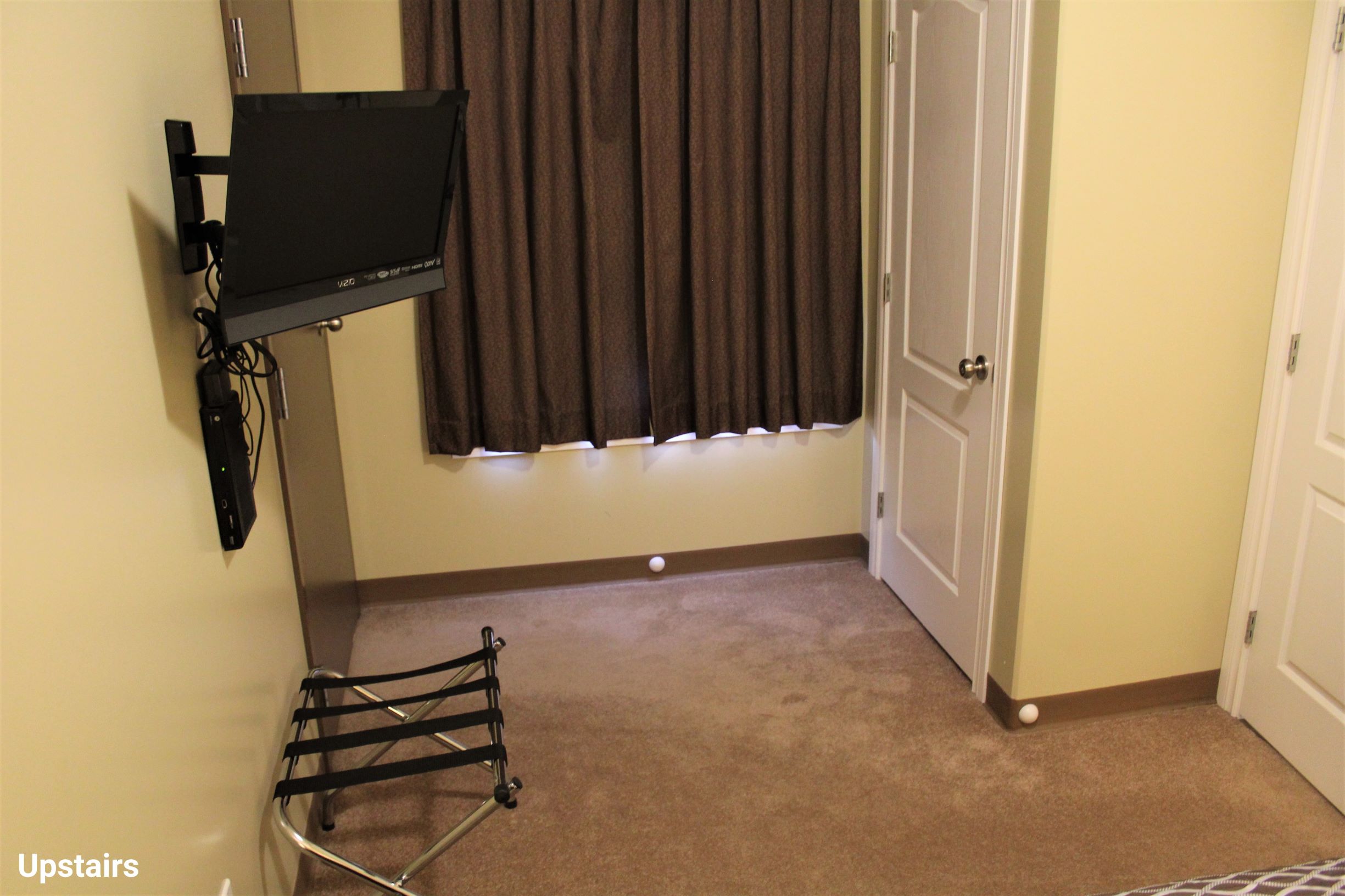 2 BEDROOM EXECUTIVE SUITE - 2 Bedrooms w/ 1 Queen Bed Per Room plus Queen Size pull-out couch in the Living Room (on LaCreteInn&Suites.ca)